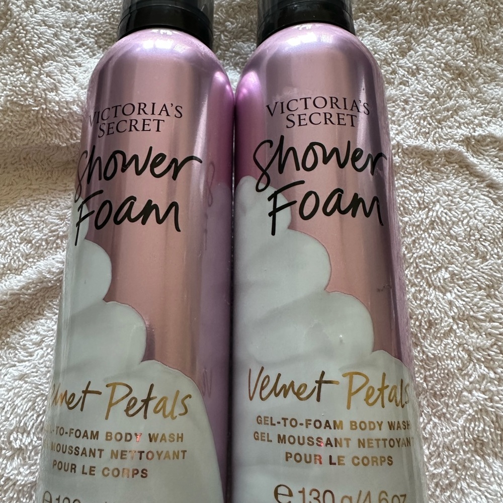 Victoria's Secret Velvet Petals Shower Foam - Pink and White